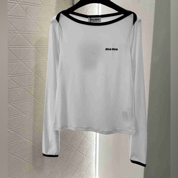 Miu Miu Elegant White and Black Crop Top - Picture 1 of 6